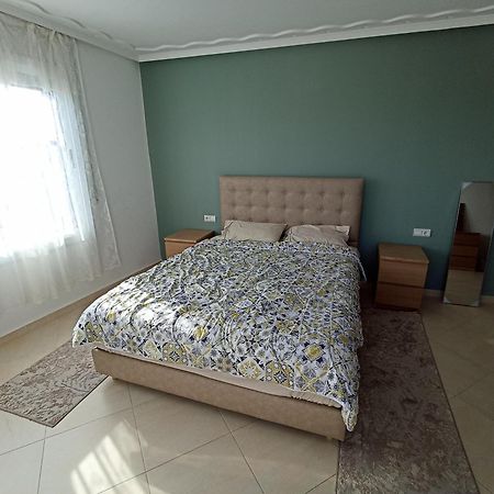 Appartement Familial Au Centre De Nador Ville Exteriör bild