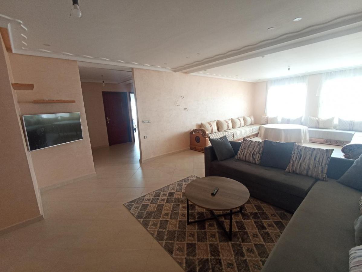 Appartement Familial Au Centre De Nador Ville Exteriör bild